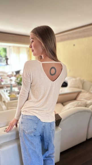 Remera básica escote espalda